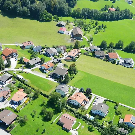 アパート Hauser's